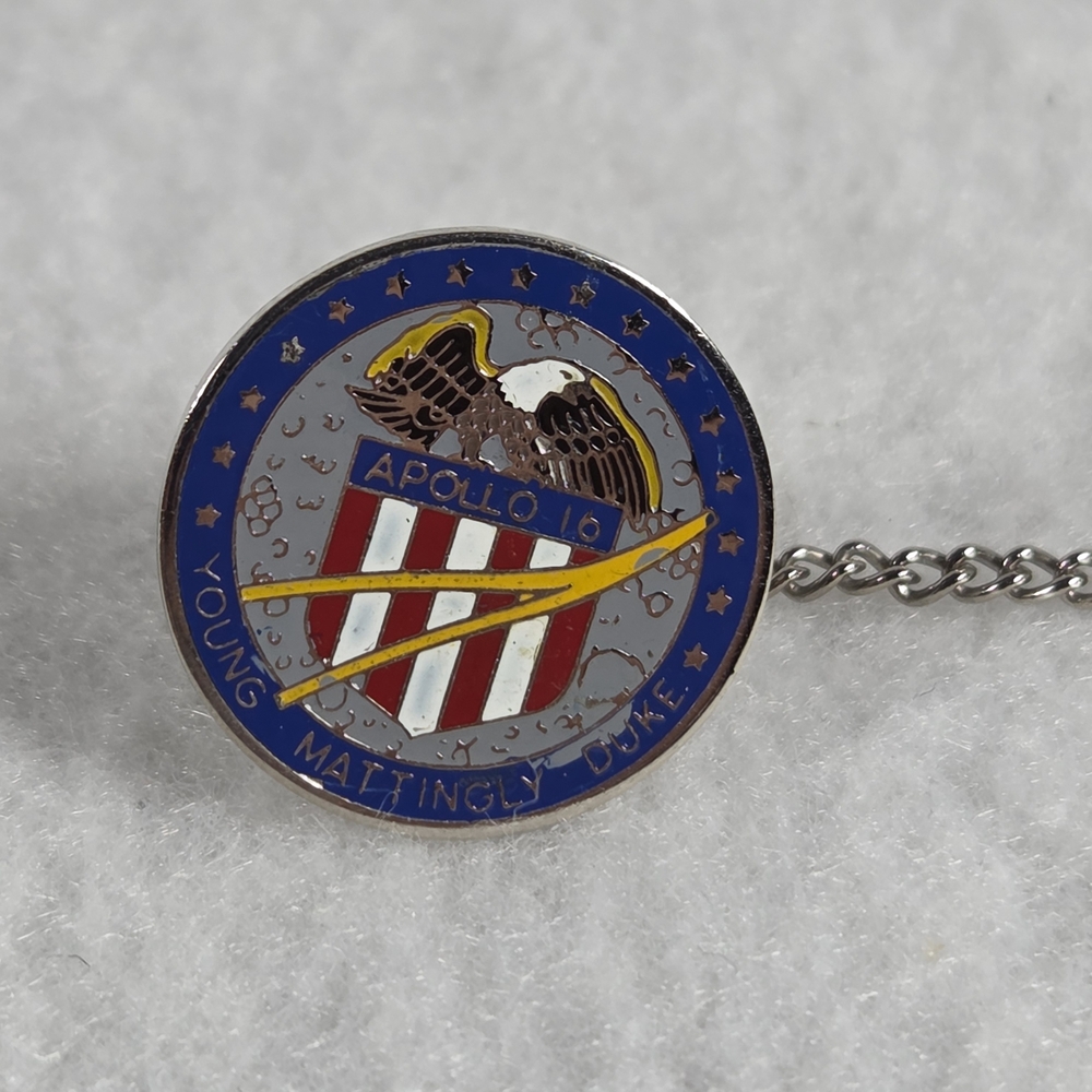 Apollo 16 Pin - Picture 2 of 3